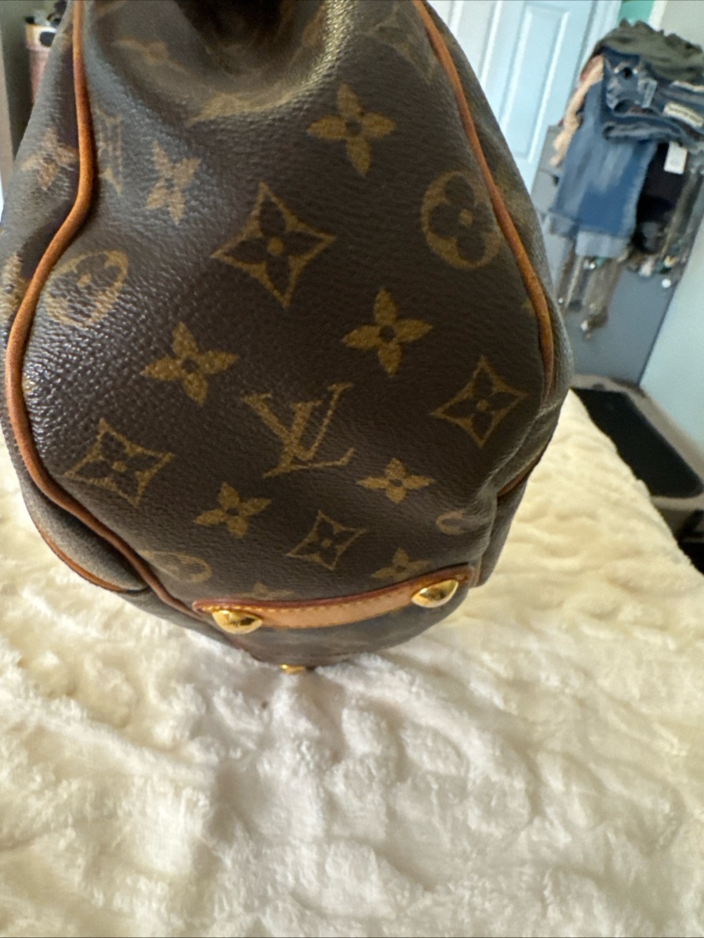 Louis Vuitton Galleria PM Brown Monogram Hobo Shoulder Bag with Tan Trim - Picture 14 of 16